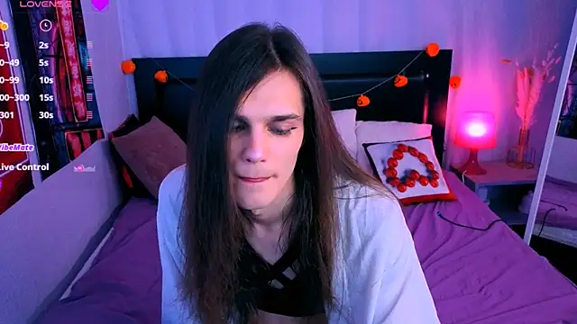 Snapshot of Will_Will_ chatting on 11-08-25, 02:39 Will Will online show from 11-08-25, 02:39