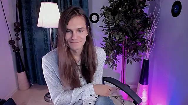 Snapshot of Will_Will_ chatting on 02-10-26, 09:52 Will Will online show from 02-10-26, 09:52