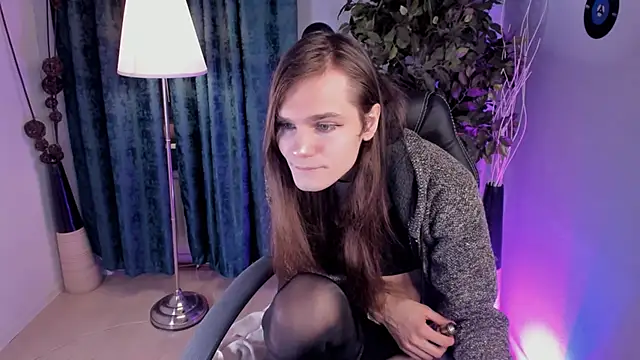 Snapshot of Will_Will_ chatting on 02-11-26, 10:37 Will Will online show from 02-11-26, 10:37