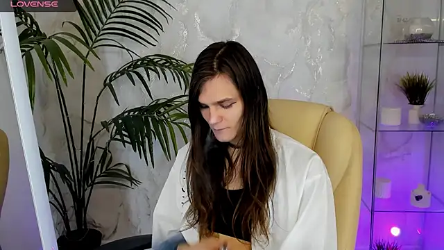 Snapshot of Will_Will_ chatting on 03-06-26, 09:44 Will Will online show from 03-06-26, 09:44