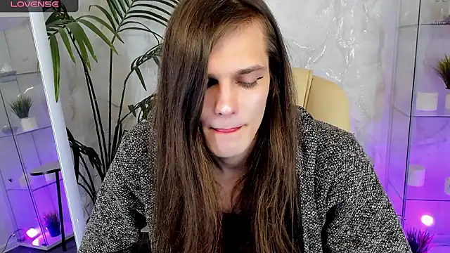 Snapshot of Will_Will_ chatting on 03-07-26, 09:45 Will Will online show from 03-07-26, 09:45