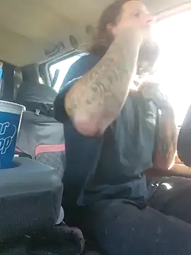 Snapshot of Crackkers chatting on 01-21-25, 06:34 Crackkers online show from 01-21-25, 06:34