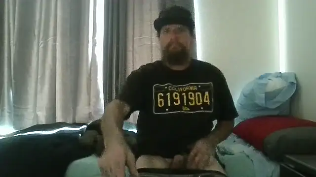 Snapshot of Crackkers chatting on 02-17-25, 04:26 Crackkers online show from 02-17-25, 04:26