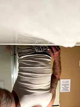 Snapshot of Crackkers chatting on 12-02-25, 05:46 Crackkers online show from 12-02-25, 05:46