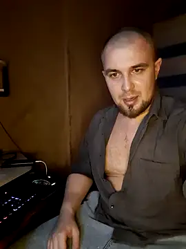 Snapshot of Foxyshaved chatting on 01-13-25, 01:17 Foxyshaved online show from 01-13-25, 01:17