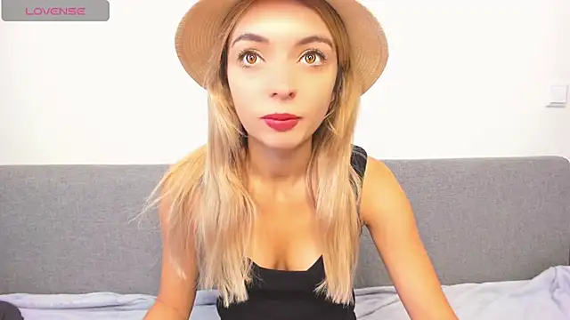 Snapshot of _ellen_meow_ chatting on 02-16-25, 11:27 ellen meow online show from 02-16-25, 11:27
