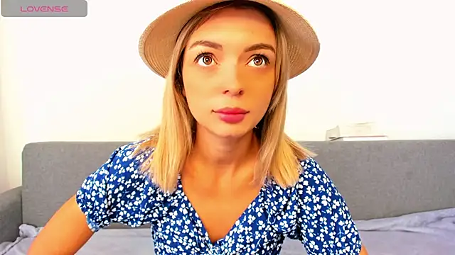 Snapshot of _ellen_meow_ chatting on 10-11-25, 12:15 ellen meow online show from 10-11-25, 12:15