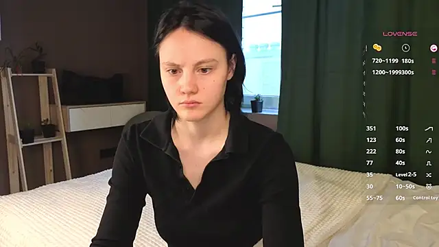 MaryCoopeer online show from 10-27-25, 05:11