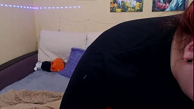 JuliaKeln online show from 02-17-25, 10:14