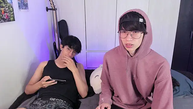 Snapshot of Aventure_Twinks chatting on 12-12-24, 03:54 Aventure Twinks online show from 12-12-24, 03:54