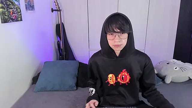 Snapshot of Aventure_Twinks chatting on 12-19-24, 08:34 Aventure Twinks online show from 12-19-24, 08:34