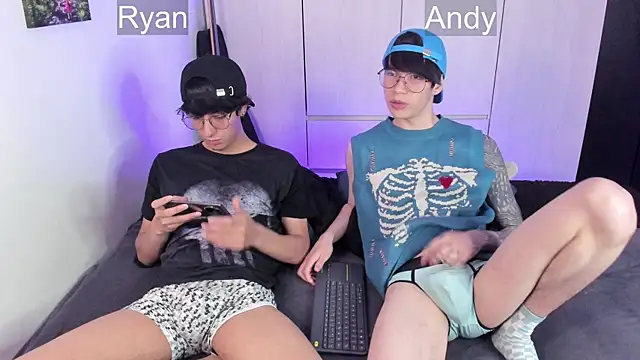 Snapshot of Aventure_Twinks chatting on 12-20-24, 11:26 Aventure Twinks online show from 12-20-24, 11:26