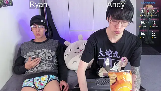 Snapshot of Aventure_Twinks chatting on 12-28-24, 04:08 Aventure Twinks online show from 12-28-24, 04:08