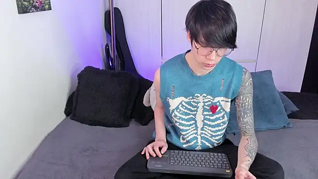 Snapshot of Aventure_Twinks chatting on 01-08-25, 07:34 Aventure Twinks online show from 01-08-25, 07:34