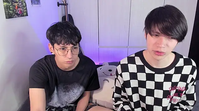 Snapshot of Aventure_Twinks chatting on 01-11-25, 04:16 Aventure Twinks online show from 01-11-25, 04:16