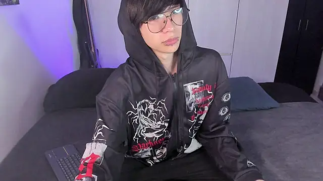 Snapshot of Aventure_Twinks chatting on 01-24-25, 11:48 Aventure Twinks online show from 01-24-25, 11:48