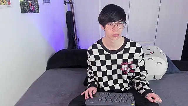 Snapshot of Aventure_Twinks chatting on 01-28-25, 10:34 Aventure Twinks online show from 01-28-25, 10:34