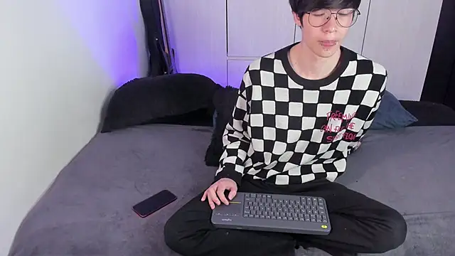 Snapshot of Aventure_Twinks chatting on 01-28-25, 01:38 Aventure Twinks online show from 01-28-25, 01:38