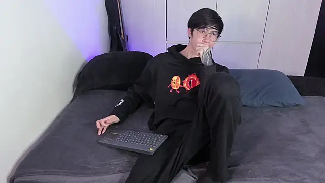 Snapshot of Aventure_Twinks chatting on 02-07-25, 01:15 Aventure Twinks online show from 02-07-25, 01:15