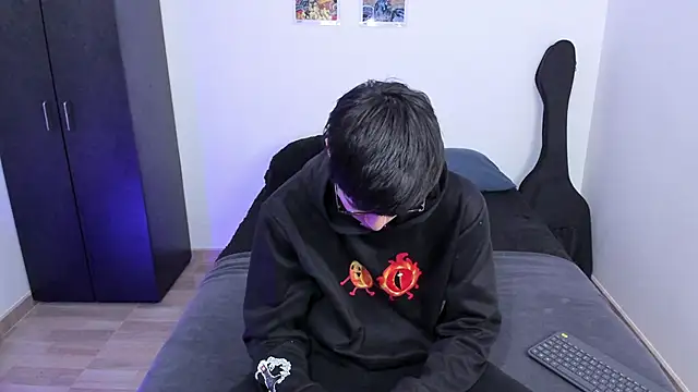 Snapshot of Aventure_Twinks chatting on 02-19-25, 09:14 Aventure Twinks online show from 02-19-25, 09:14