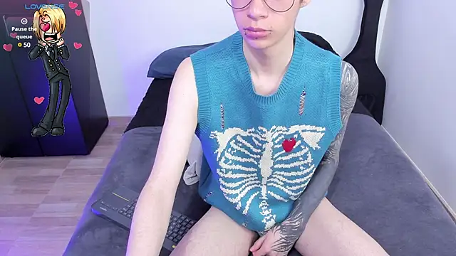 Snapshot of Aventure_Twinks chatting on 03-08-25, 09:18 Aventure Twinks online show from 03-08-25, 09:18