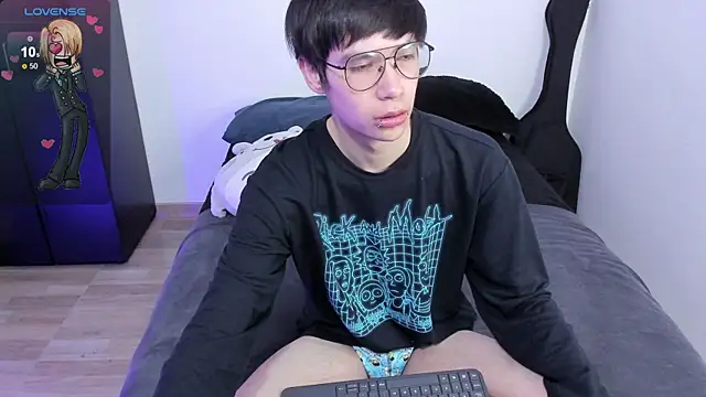 Snapshot of Aventure_Twinks chatting on 03-23-25, 04:05 Aventure Twinks online show from 03-23-25, 04:05