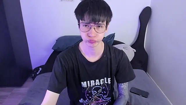 Snapshot of Aventure_Twinks chatting on 09-26-25, 03:38 Aventure Twinks online show from 09-26-25, 03:38