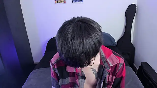 Snapshot of Aventure_Twinks chatting on 10-16-25, 07:15 Aventure Twinks online show from 10-16-25, 07:15