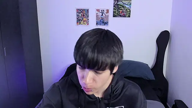 Snapshot of Aventure_Twinks chatting on 10-22-25, 03:18 Aventure Twinks online show from 10-22-25, 03:18