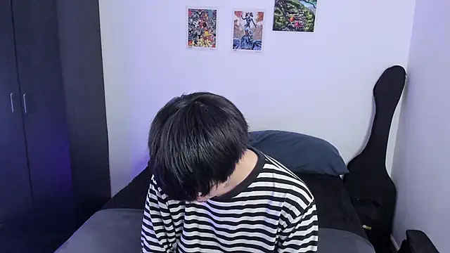 Snapshot of Aventure_Twinks chatting on 10-23-25, 03:06 Aventure Twinks online show from 10-23-25, 03:06