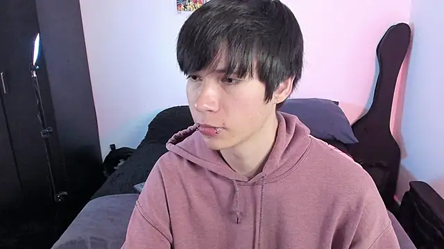 Snapshot of Aventure_Twinks chatting on 11-15-25, 02:42 Aventure Twinks online show from 11-15-25, 02:42