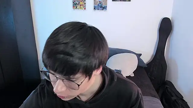 Snapshot of Aventure_Twinks chatting on 02-12-26, 04:29 Aventure Twinks online show from 02-12-26, 04:29