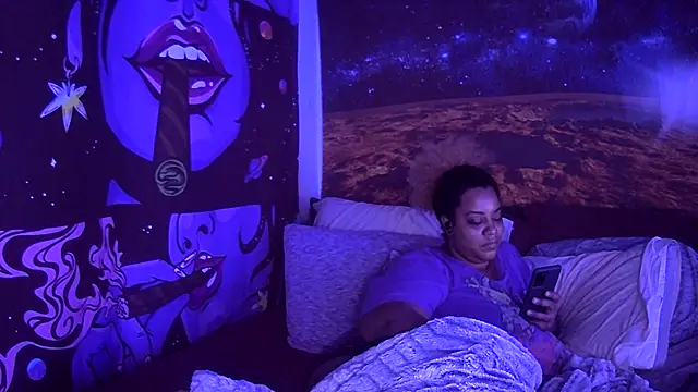 AutumnHart online show from 12-18-24, 08:36