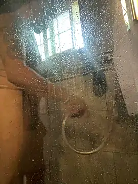 Snapshot of RoodoggXL chatting on 03-04-25, 01:01 RoodoggXL online show from 03-04-25, 01:01