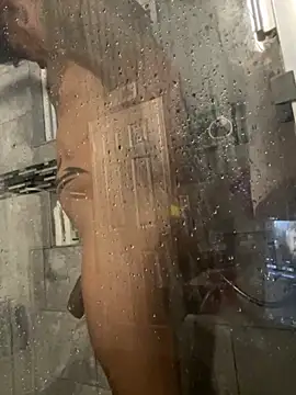 Snapshot of RoodoggXL chatting on 11-25-25, 12:54 RoodoggXL online show from 11-25-25, 12:54