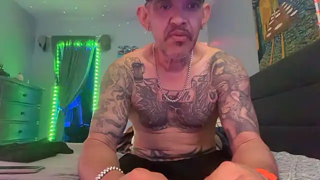 Snapshot of RoodoggXL chatting on 02-21-26, 10:44 RoodoggXL online show from 02-21-26, 10:44