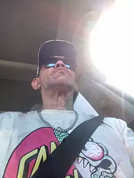 Snapshot of RoodoggXL chatting on 03-11-26, 06:47 RoodoggXL online show from 03-11-26, 06:47