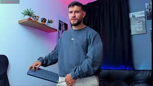 Snapshot of AndrewDiaz chatting on 03-05-25, 03:29 AndrewDiaz online show from 03-05-25, 03:29