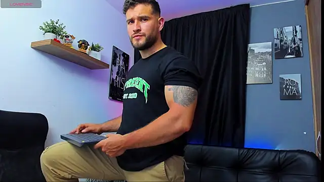 Snapshot of AndrewDiaz chatting on 03-19-25, 03:30 AndrewDiaz online show from 03-19-25, 03:30