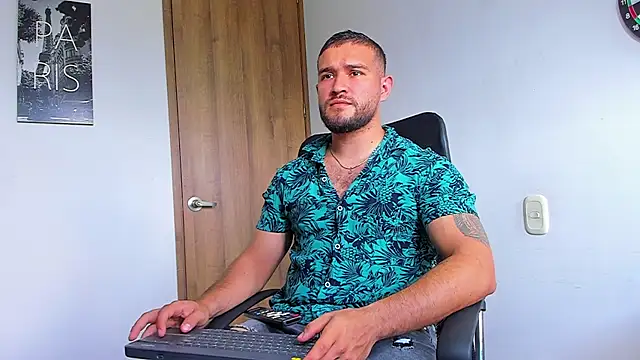 Snapshot of AndrewDiaz chatting on 09-14-25, 06:07 AndrewDiaz online show from 09-14-25, 06:07