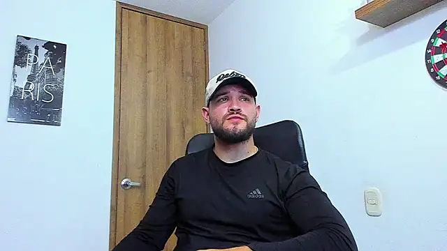 Snapshot of AndrewDiaz chatting on 09-28-25, 06:52 AndrewDiaz online show from 09-28-25, 06:52