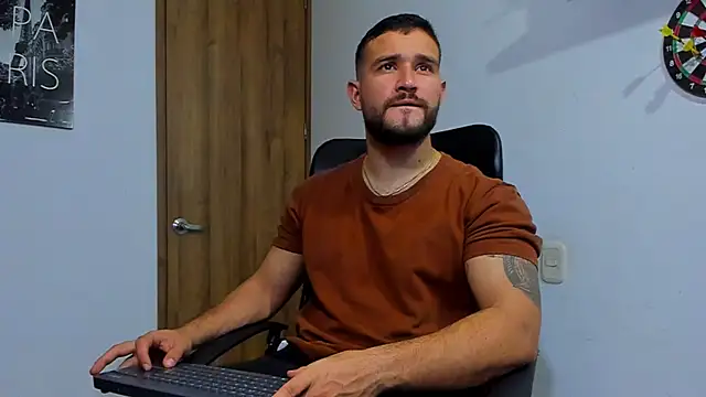 Snapshot of AndrewDiaz chatting on 10-09-25, 01:25 AndrewDiaz online show from 10-09-25, 01:25