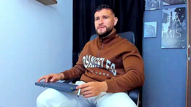 Snapshot of AndrewDiaz chatting on 11-15-25, 07:27 AndrewDiaz online show from 11-15-25, 07:27