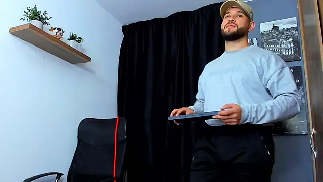 Snapshot of AndrewDiaz chatting on 11-19-25, 03:39 AndrewDiaz online show from 11-19-25, 03:39