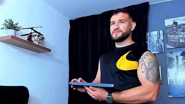 Snapshot of AndrewDiaz chatting on 11-25-25, 05:51 AndrewDiaz online show from 11-25-25, 05:51