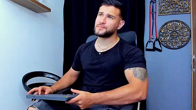 Snapshot of AndrewDiaz chatting on 01-12-26, 09:03 AndrewDiaz online show from 01-12-26, 09:03