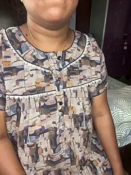 Snapshot of kannadatelugugirl chatting on 12-05-25, 05:16 kannadatelugugirl online show from 12-05-25, 05:16