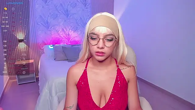 Snapshot of anahi_curlie1 chatting on 01-30-25, 03:33 anahi curlie1 online show from 01-30-25, 03:33