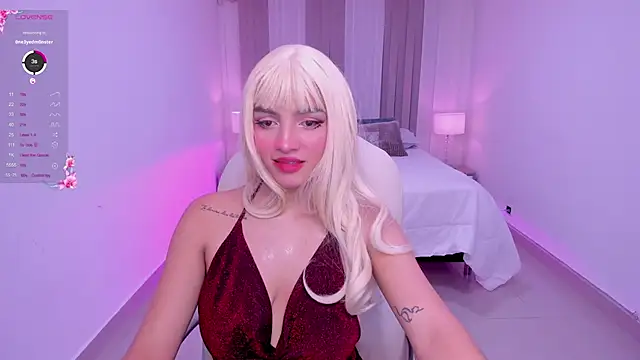 Snapshot of anahi_curlie1 chatting on 02-05-25, 03:45 anahi curlie1 online show from 02-05-25, 03:45