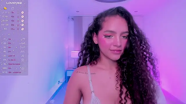 Snapshot of anahi_curlie1 chatting on 02-11-25, 09:53 anahi curlie1 online show from 02-11-25, 09:53